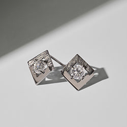 Mitowa (Tile) ピアス