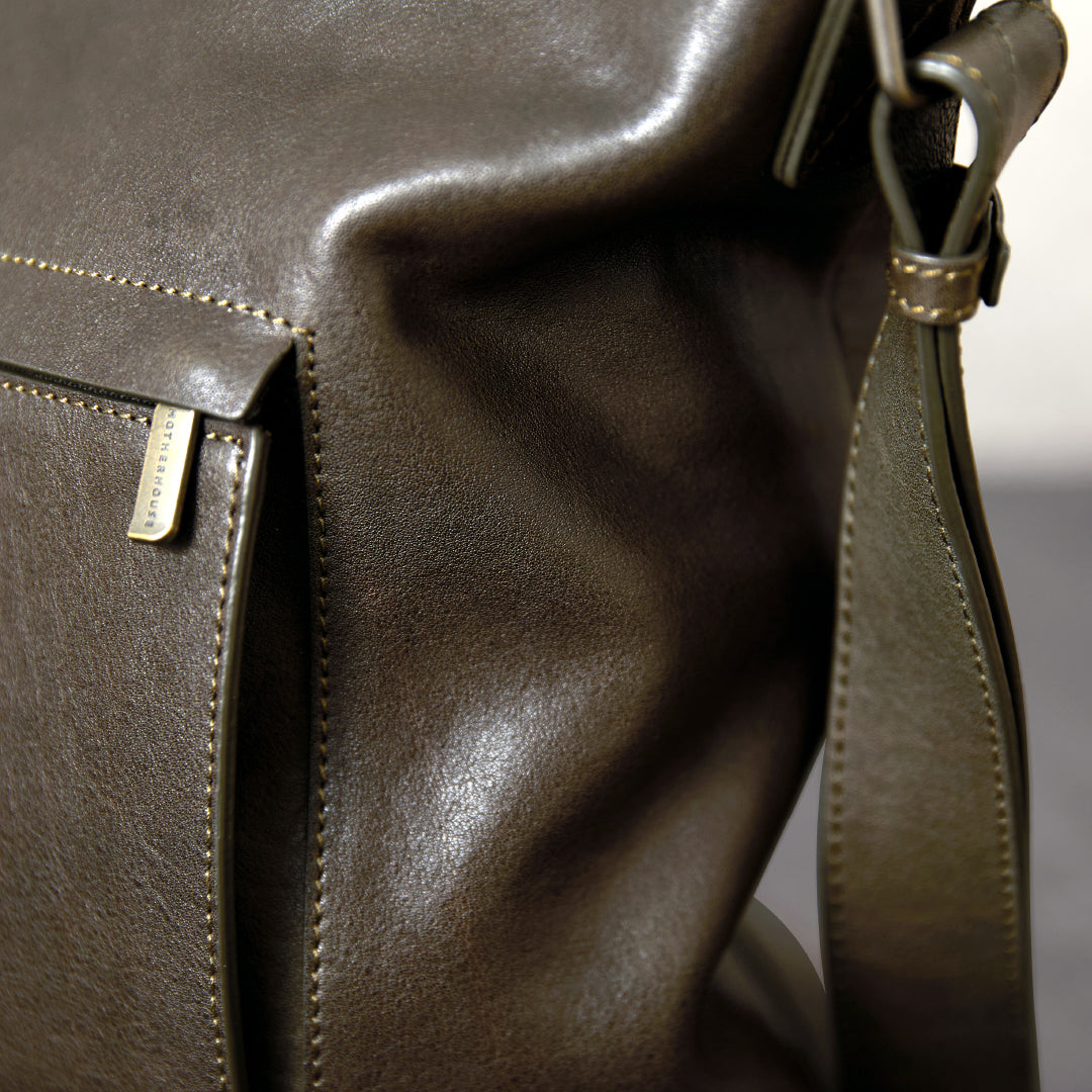 Grained 2 Way Shoulder