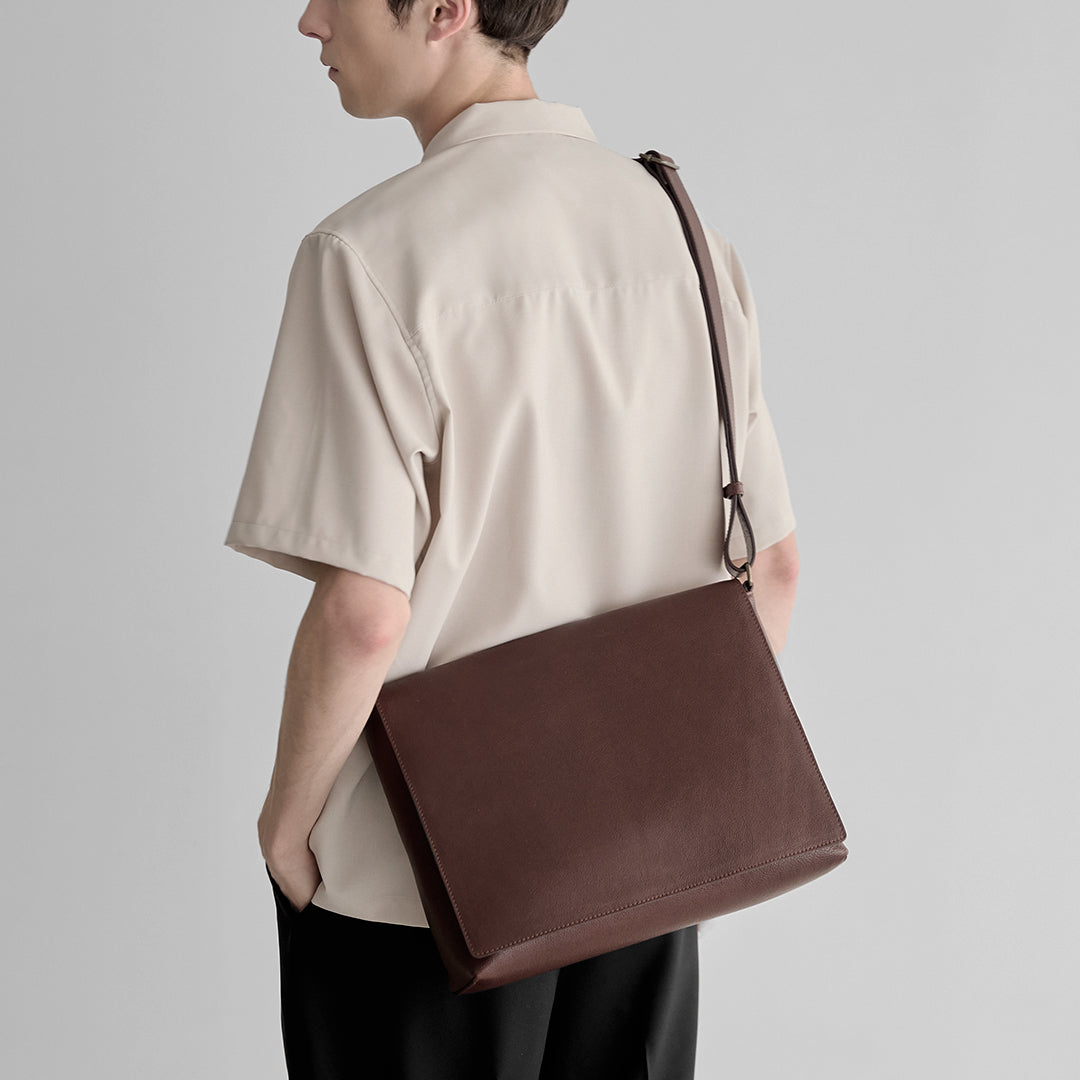 Grained Flap Shoulder