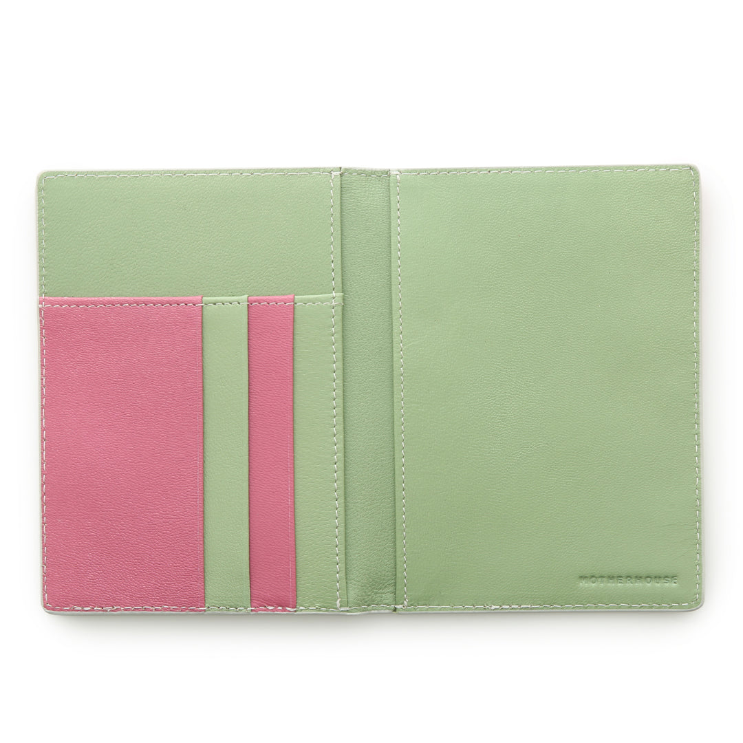 Haru-urara Passport Case