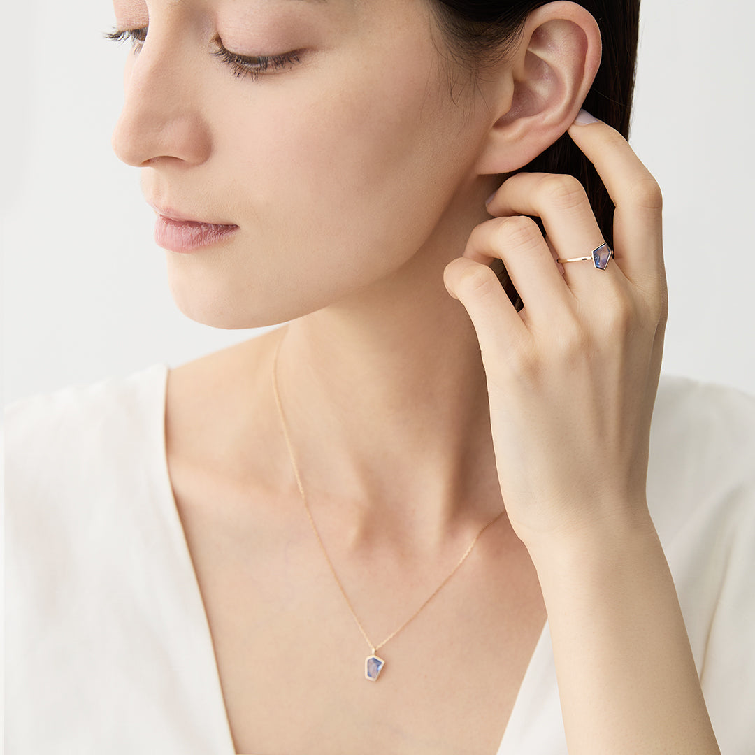 Pale Sapphire トップ