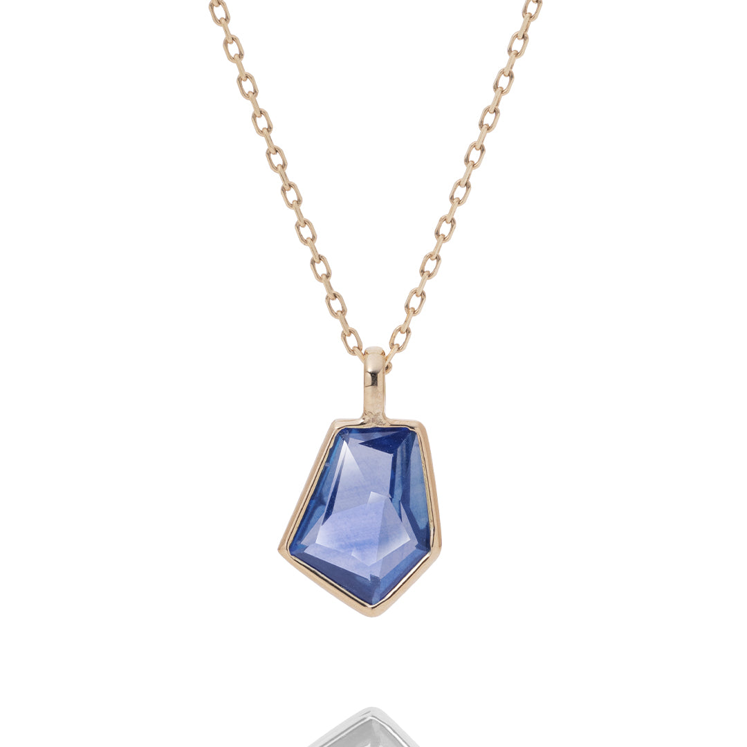 Pale Sapphire トップ