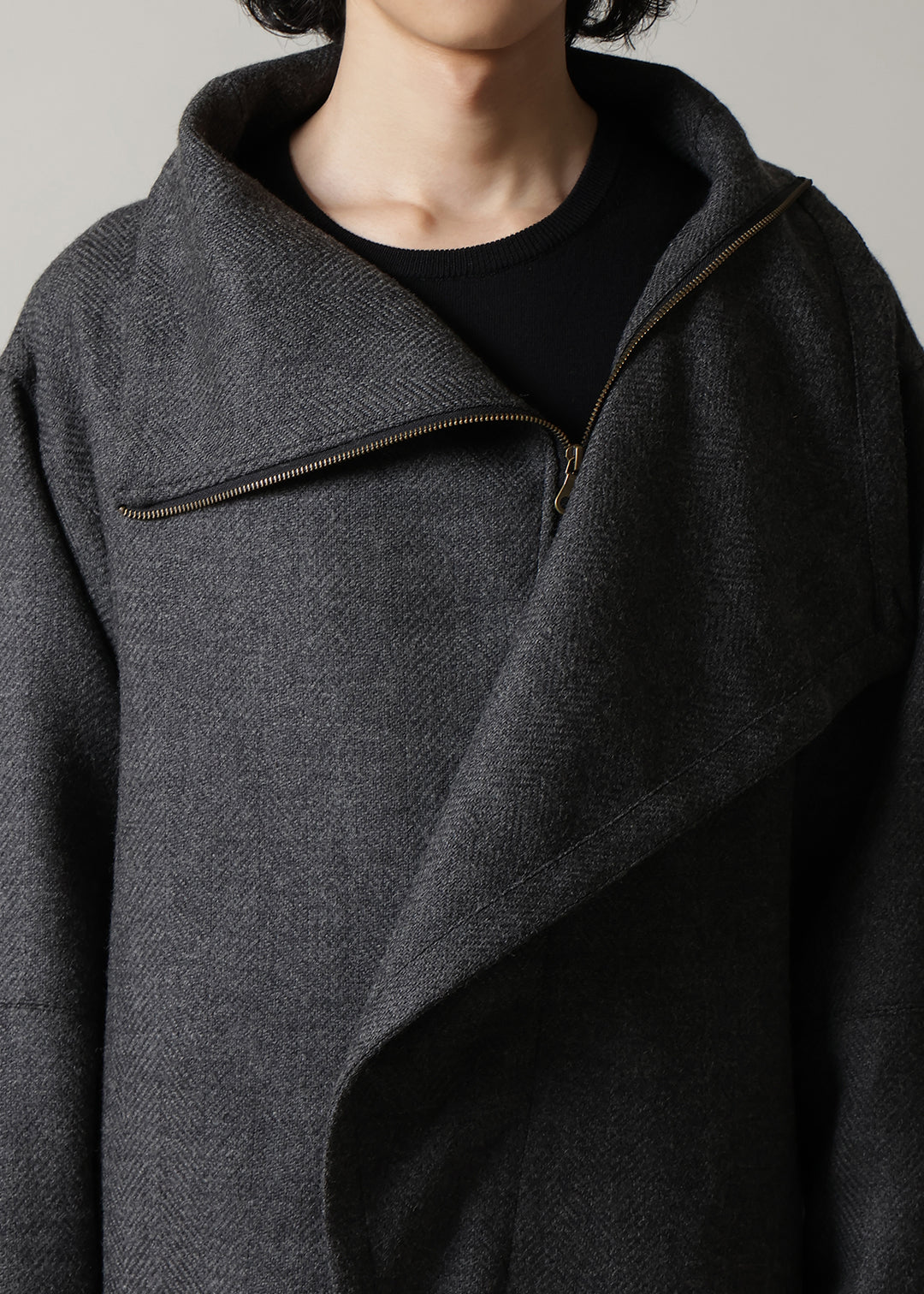 Nomad High Neck Drape BZ Modura