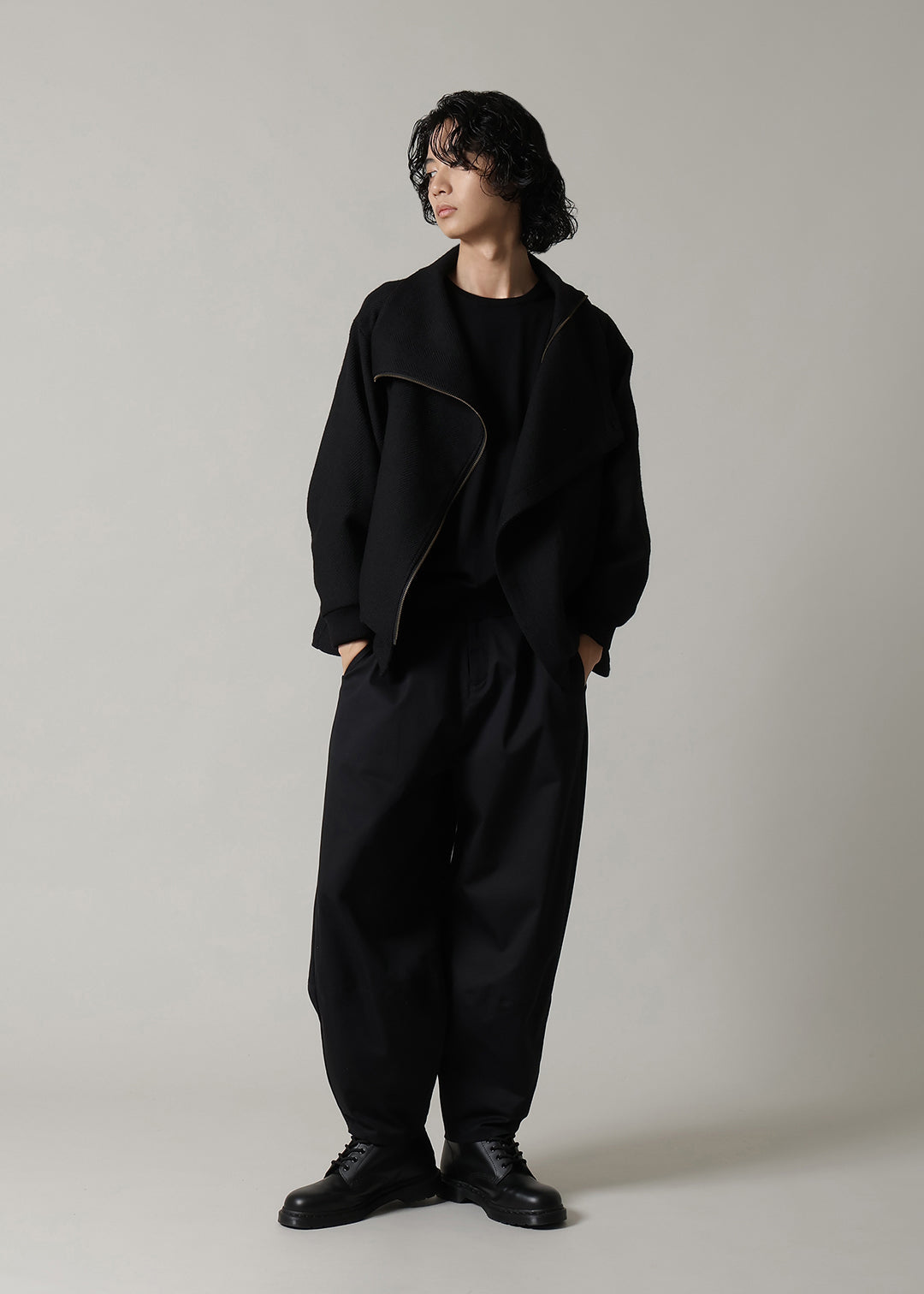 Nomad High Neck Drape BZ Modura