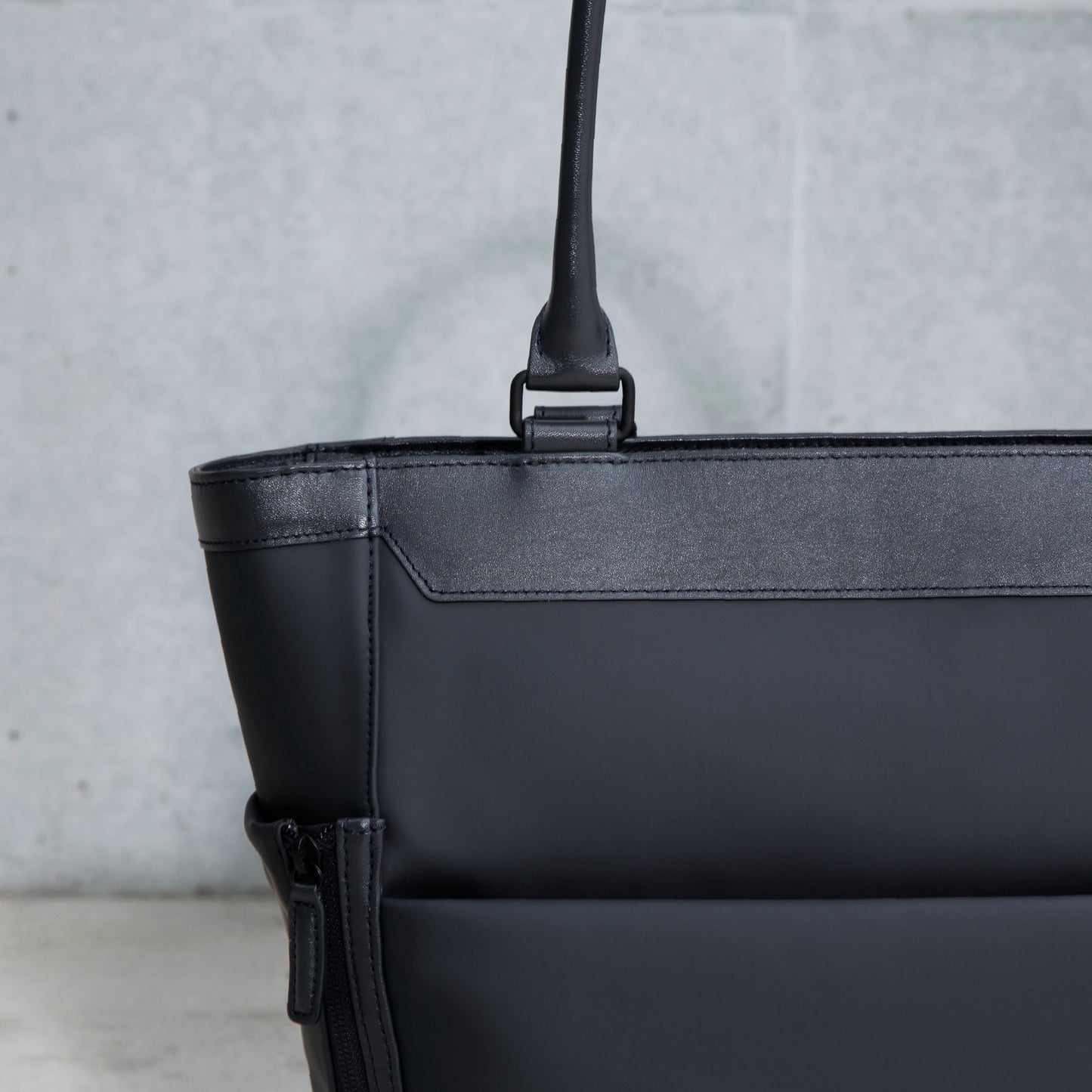 Dual-Core Compartment Tote