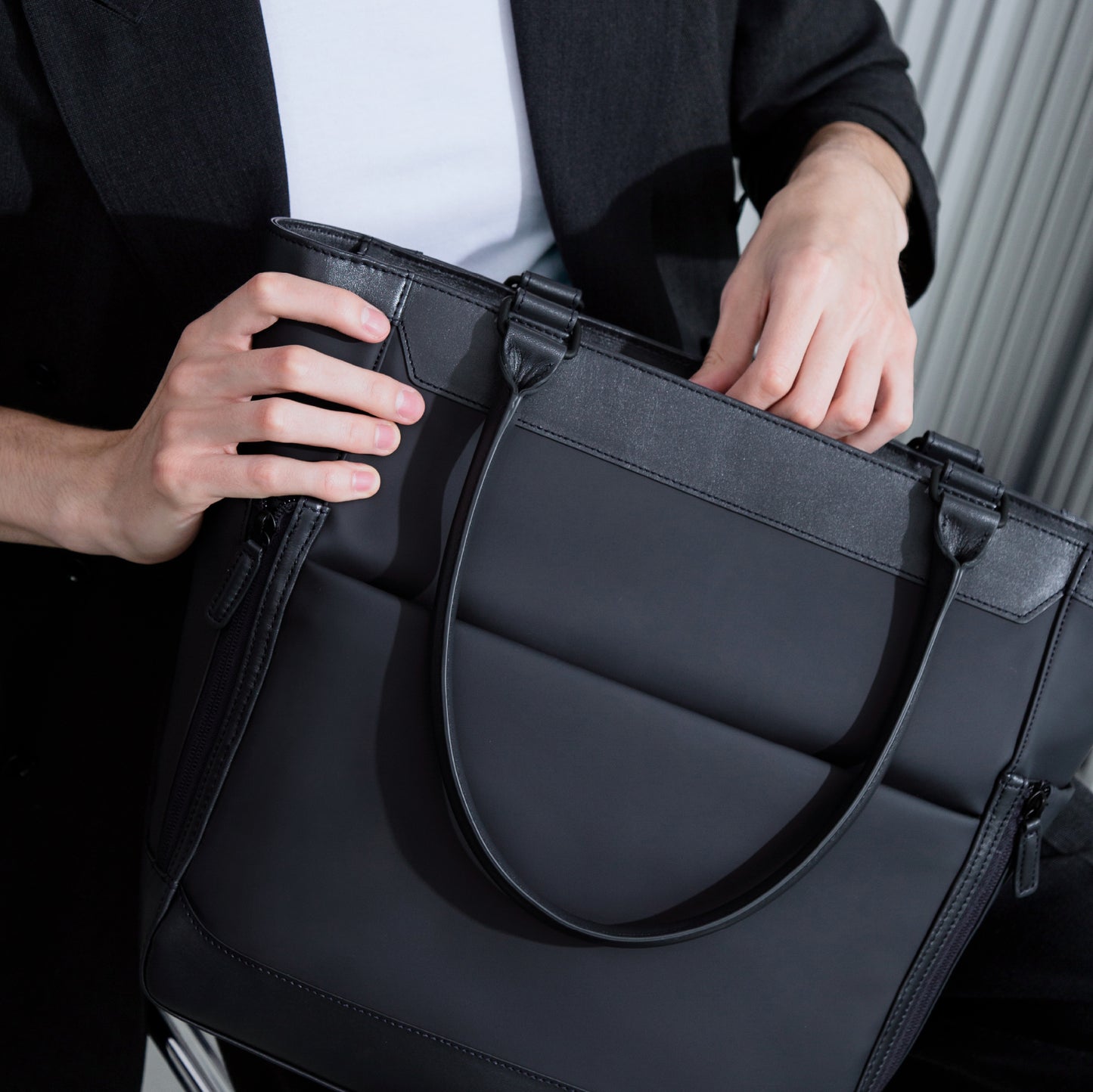 Dual-Core Compartment Tote