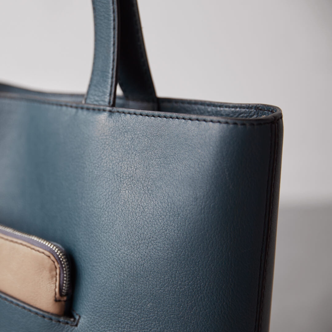 Linear Tote M