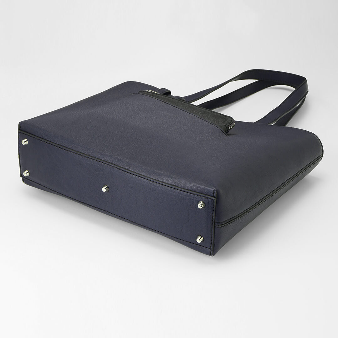 Linear Tote M