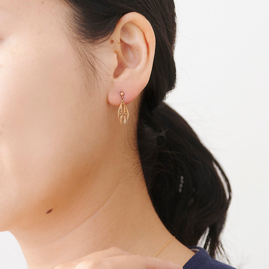 花弁ピアス