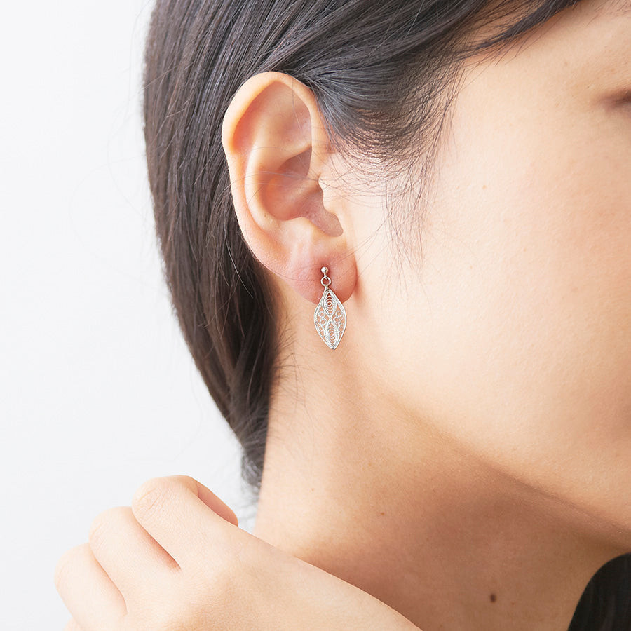 花弁ピアス